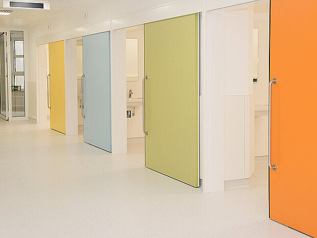 Bunte Türen der Zentralen Notaufnahme Bunte Türen der Zentralen Notaufnahme