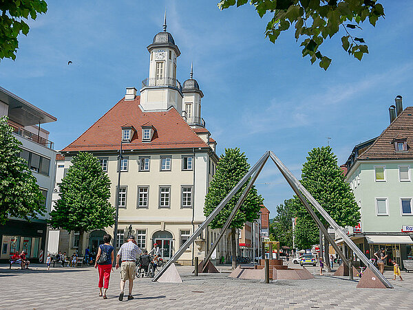 Fußgängerzone und Rathaus Fußgängerzone und Rathaus