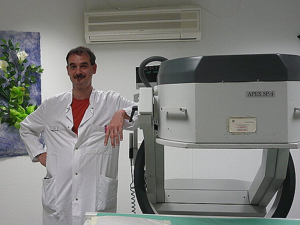 Dr. Harald Hebrank in seiner Praxis Dr. Harald Hebrank in seiner Praxis