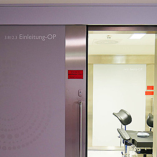 Blick in den Kreißsaal-Operationsraum Blick in den Kreißsaal-Operationsraum