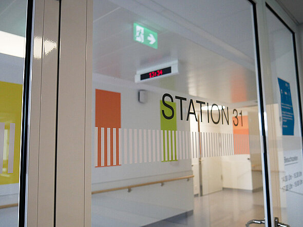 Eingang zur Mutter-Kind-Station Eingang zur Mutter-Kind-Station