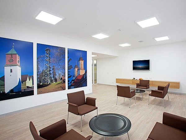 Aufenthaltsraum auf der Komfortstation Aufenthaltsraum auf der Komfortstation