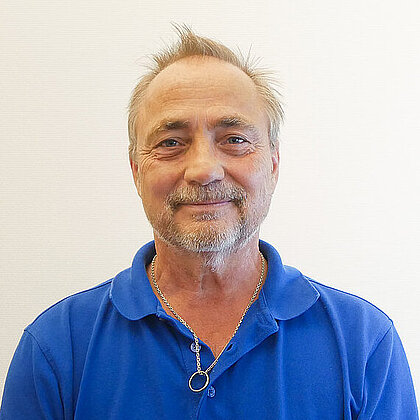 Dr. Fritz Nau Dr. Fritz Nau