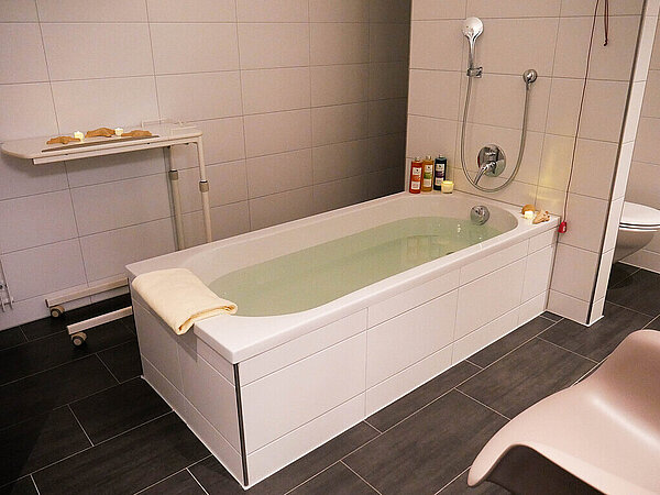 Badewanne neben Kreißsaal Badewanne neben Kreißsaal