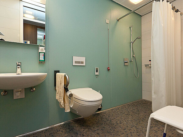 Badezimmer auf der Mutter-Kind-Station Badezimmer auf der Mutter-Kind-Station